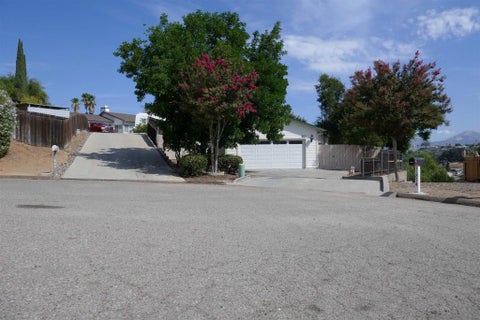 Photo of 11874 Gardena lane Ln, Lakeside, CA 92040 (MLS # 260022246SD)