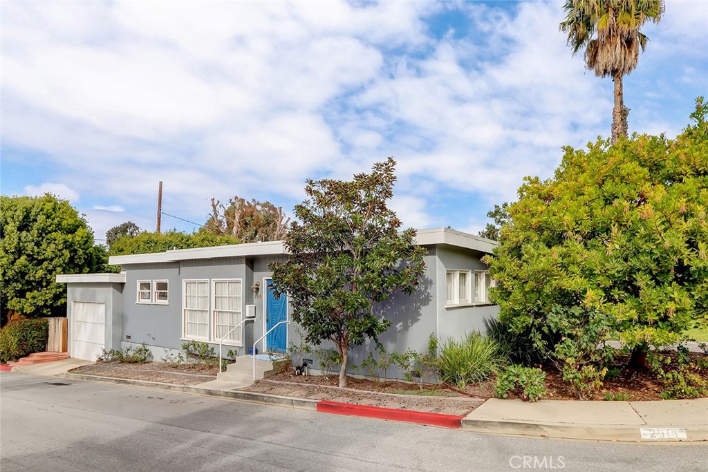 Treat yourself to the simple life right in the heart of the Manhattan Beach Tree Section. This classic cottage features an open floorplan, upgraded primary suite and flexible second bedroom with attached bath. The open kitchen is large enough to satisfy a demanding chef, or just to serve as the hub of day to day living. A private, sizable patio area is surrounded by greenery, providing ample shade. Bright, sunny and fully refreshed, this home is sure to put a smile on your face. This nice corner location adjacent to the greenbelt/walking path puts you just several minutes' walk from parks and downtown. From this spot in the northern part of Manhattan Beach, it's a quick drive to daily necessities like schools and groceries, walkable to the revived Manhattan Village Mall, and convenient to freeways and work centers. Here's your chance to enjoy the Manhattan Beach lifestyle! * UNFURNISHED rental. TERMS: Home is occupied. Available November 1 (possibly sooner). NO PETS: Sorry, strict no-pets policy.