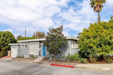 Photo of 2918 Walnut Avenue, Manhattan Beach, CA 90266 (MLS # SB25228710)