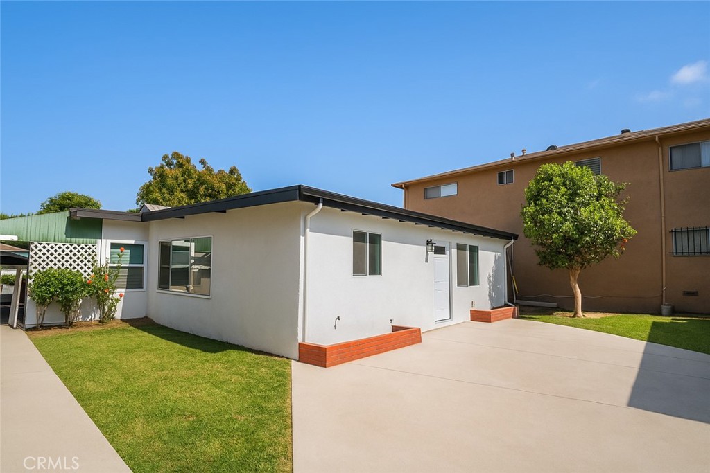 2332 Cedar Avenue