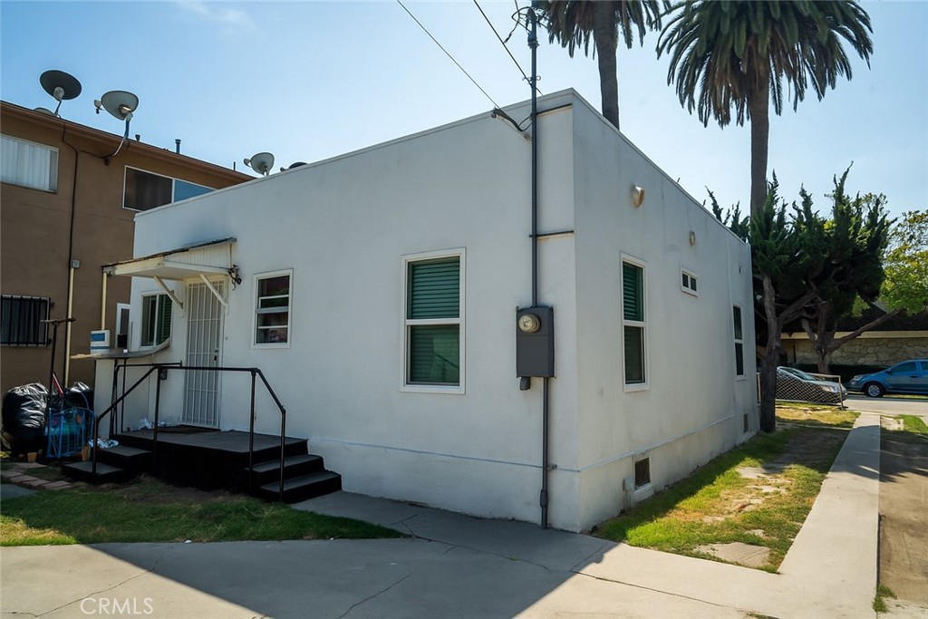 2332 Cedar Avenue