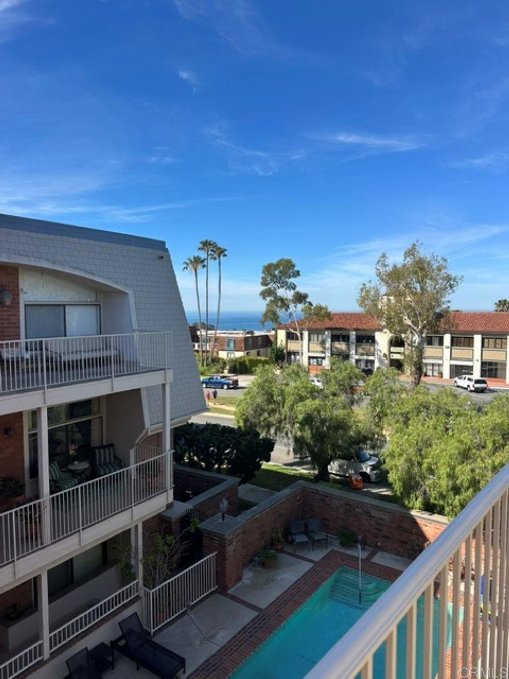 2306 Palos Verdes Drive W 302