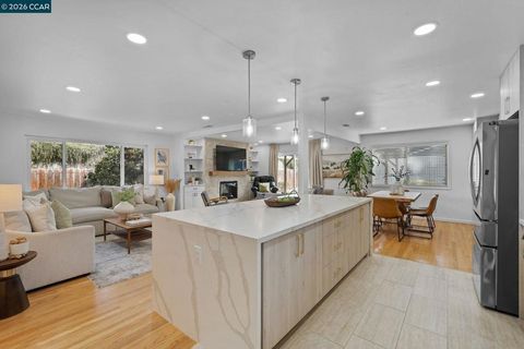 Photo of 1661 Marta Dr Dr, Pleasant Hill, CA 94523 (MLS # 41128906)