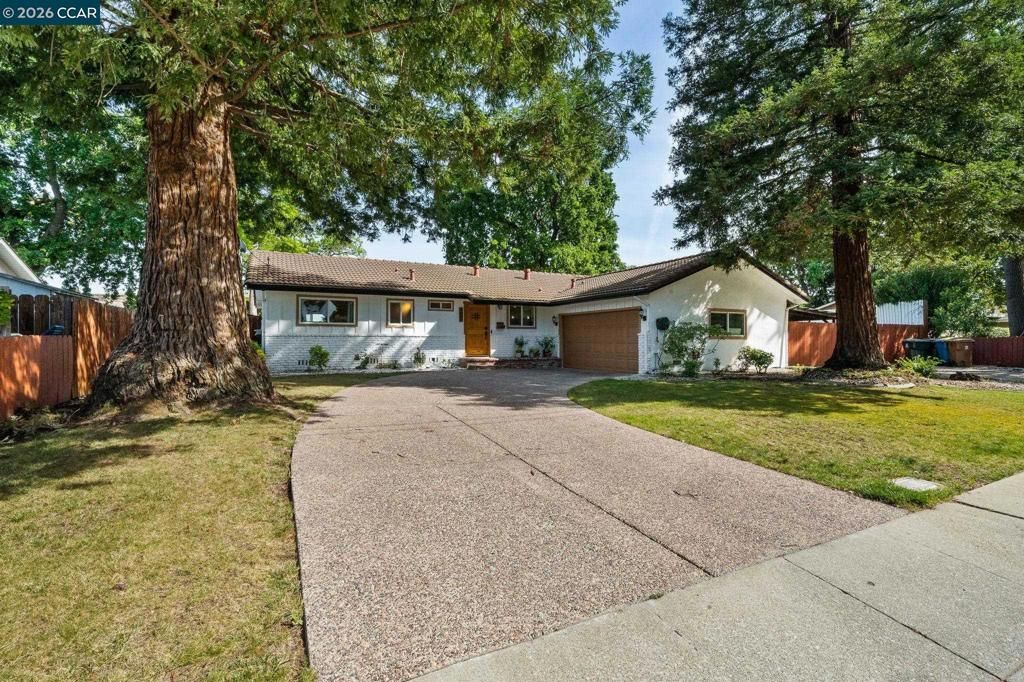 Photo of 1661 Marta Dr Dr, Pleasant Hill, CA 94523 (MLS # 41128906)