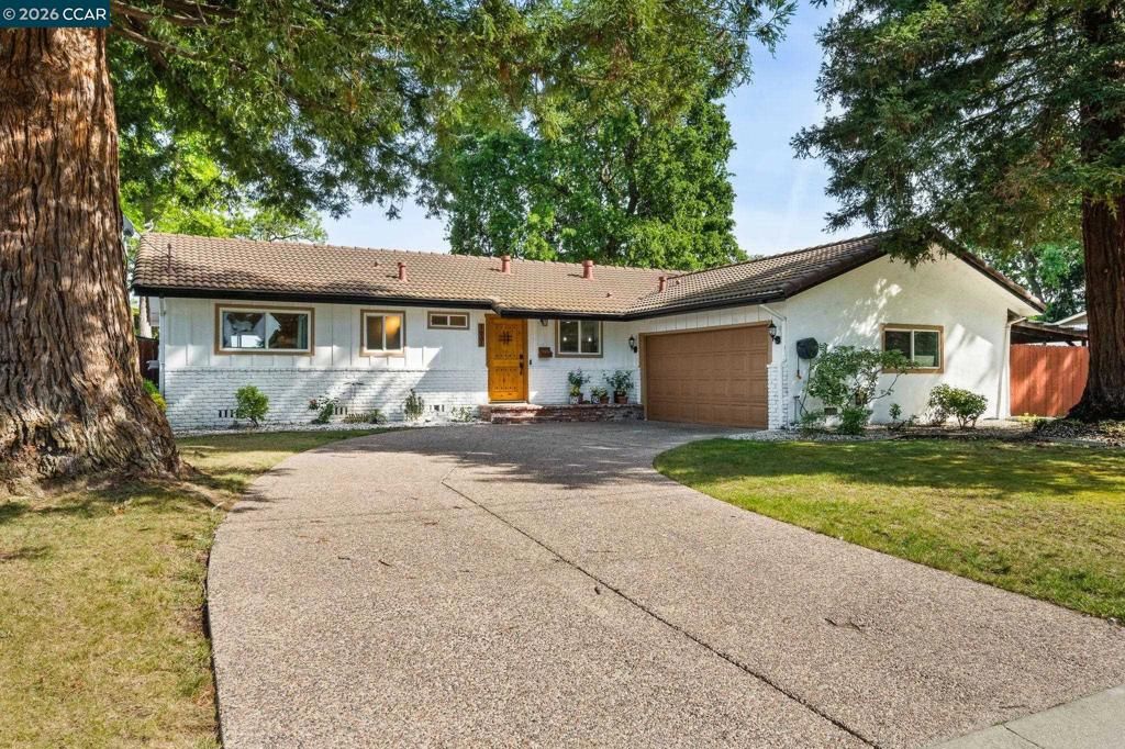 Photo of 1661 Marta Dr Dr, Pleasant Hill, CA 94523 (MLS # 41128906)