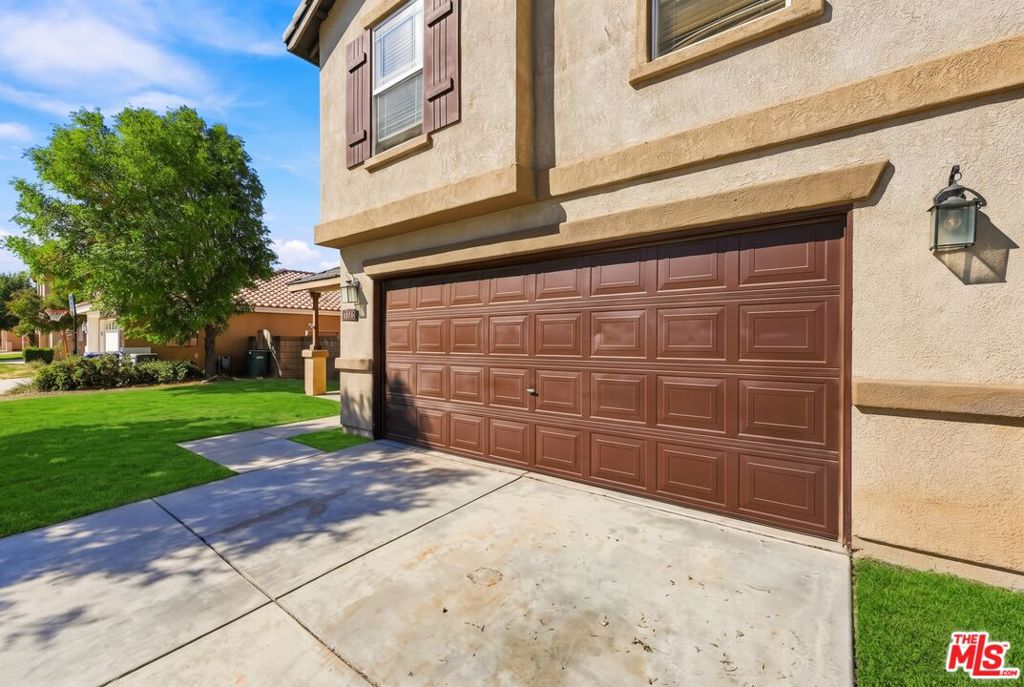 Photo of 45107 18th Street, Lancaster, CA 93535 (MLS # 26996569)