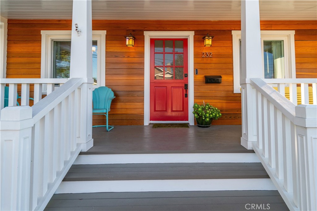 232 W Oak Avenue