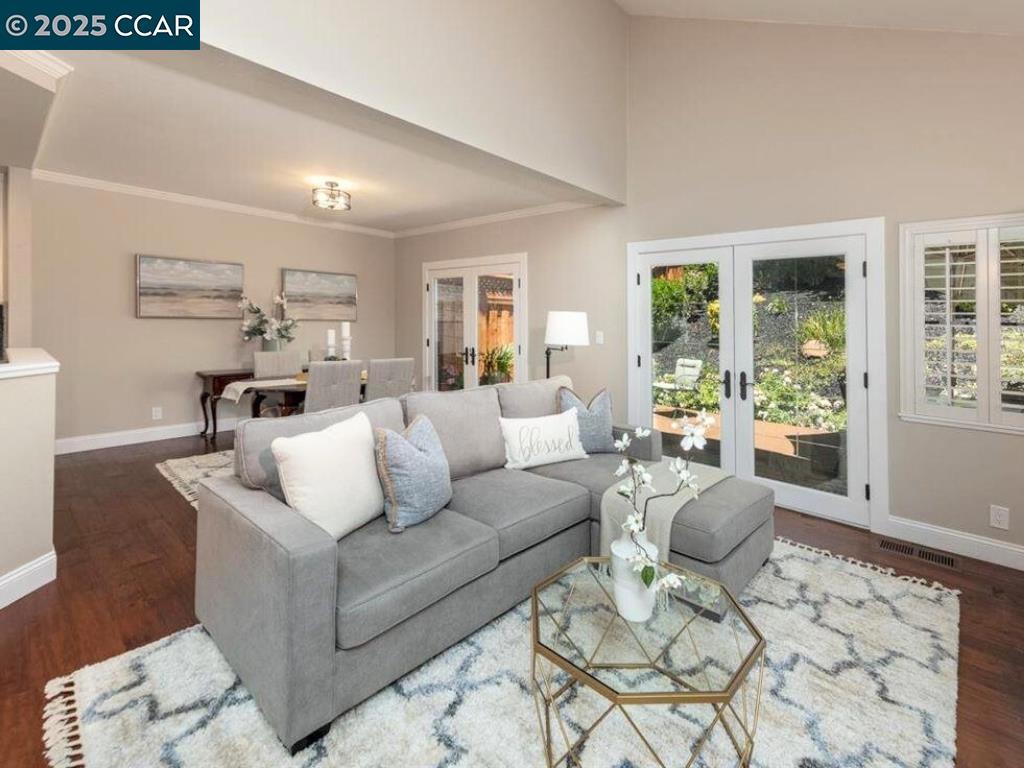 BLACKHCLUB - Residential Lease