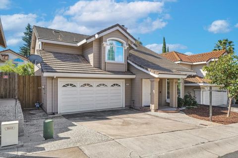 Photo of 3338 Shadow Leaf Drive, San Jose, CA 95132 (MLS # ML82047297)