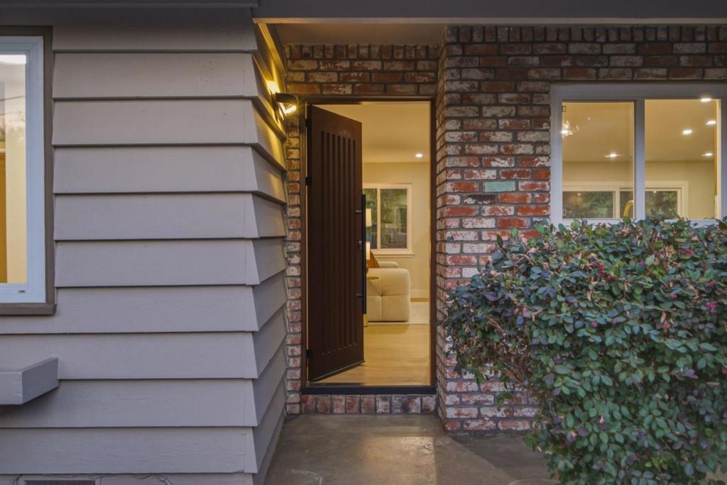 12390 Woodside Drive