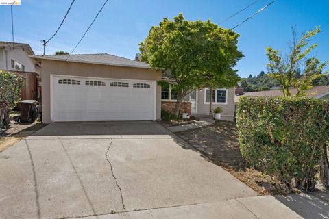 Photo of 2410 Colusa St, Pinole, CA 94564 (MLS # 41129354)