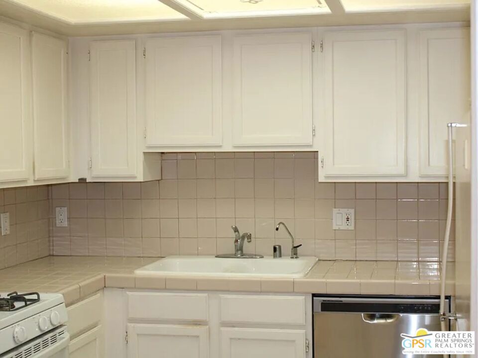 1655 Glendale- Rossmoyne - Residential Lease