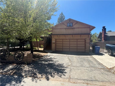 Photo of 329 Downey DR, Big Bear City, CA 92314 (MLS # IG26124041)