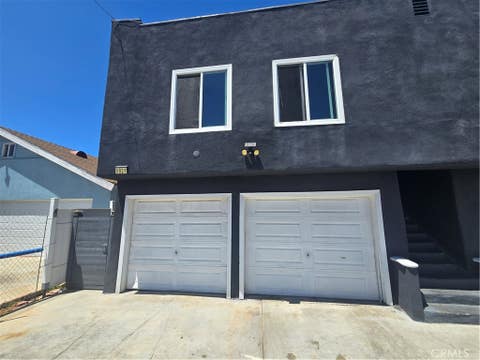 Photo of 1921 E 6th Street, Long Beach, CA 90802 (MLS # SB26161335)