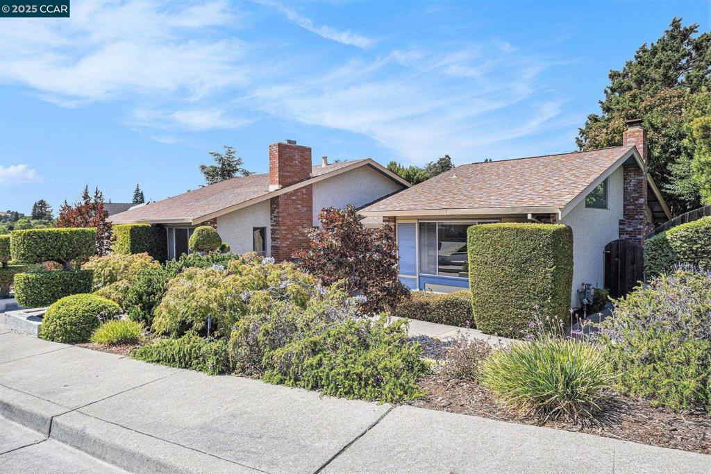 3323 Diablo Cir