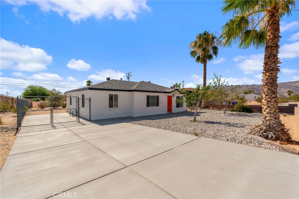 5619 Daisy Avenue