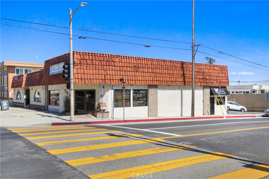 702 S Weymouth Avenue
