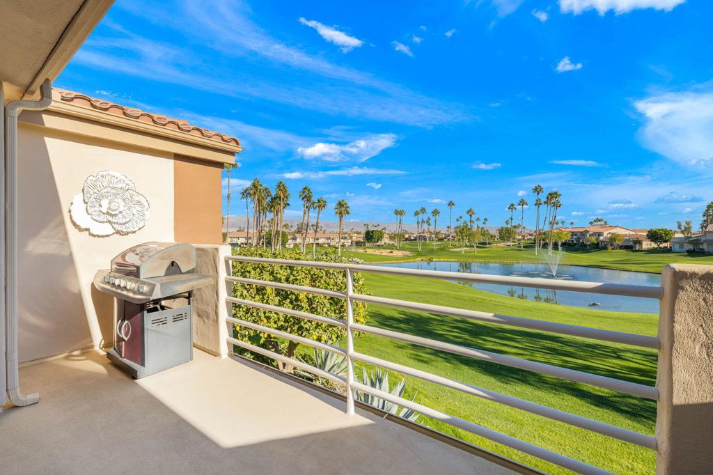 Palm Royale - Residential