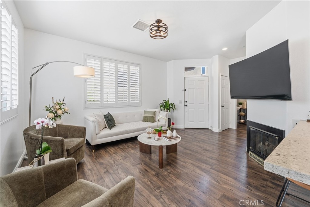 51 Calle De Los Ninos