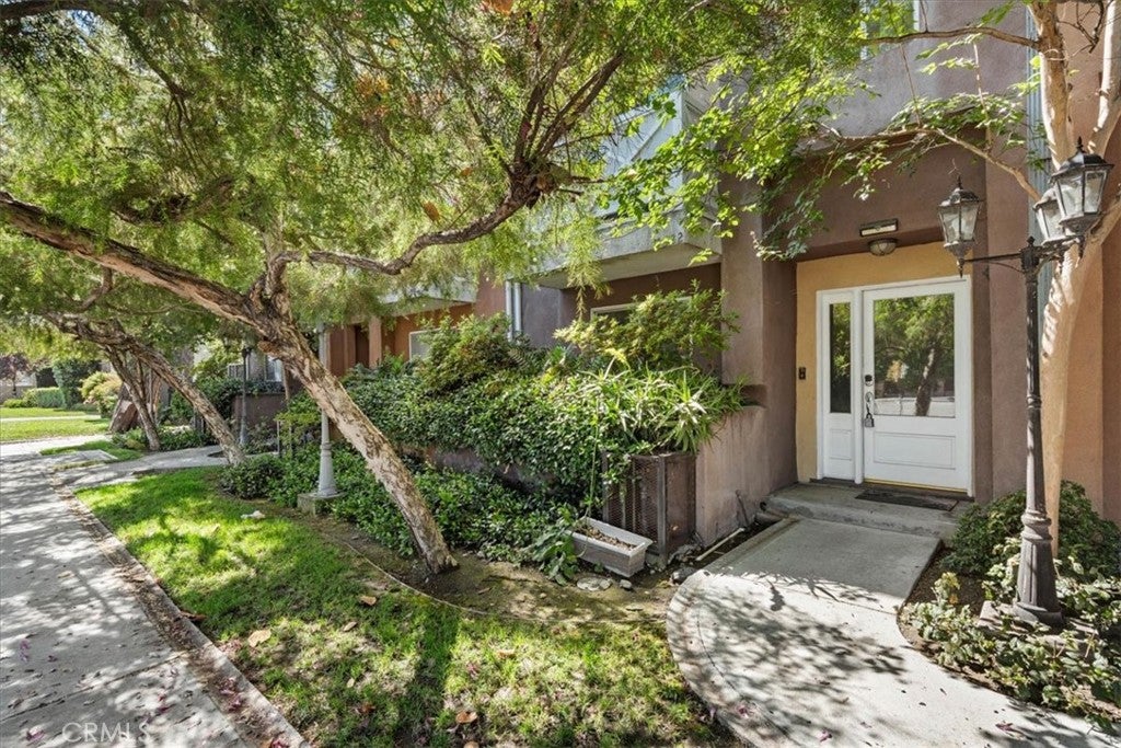 11622 Oxnard Street, North Hollywood CA 91606