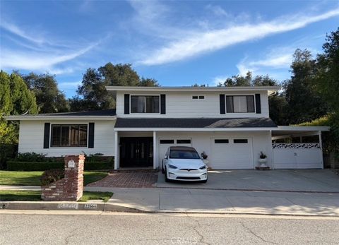 Photo of 22664 Jameson DR, Calabasas, CA 91302 (MLS # SR26100266)