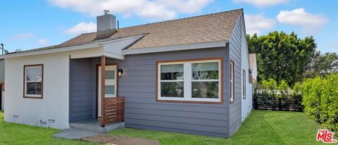 Photo of 6763 Case Avenue, North Hollywood, CA 91606 (MLS # 25612371) Photo of 6763 Case Avenue, North Hollywood, CA 91606 (MLS # 25612371)