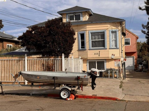 Photo of 3134 Pleitner Ave, Oakland, CA 94602 (MLS # 41149551)
