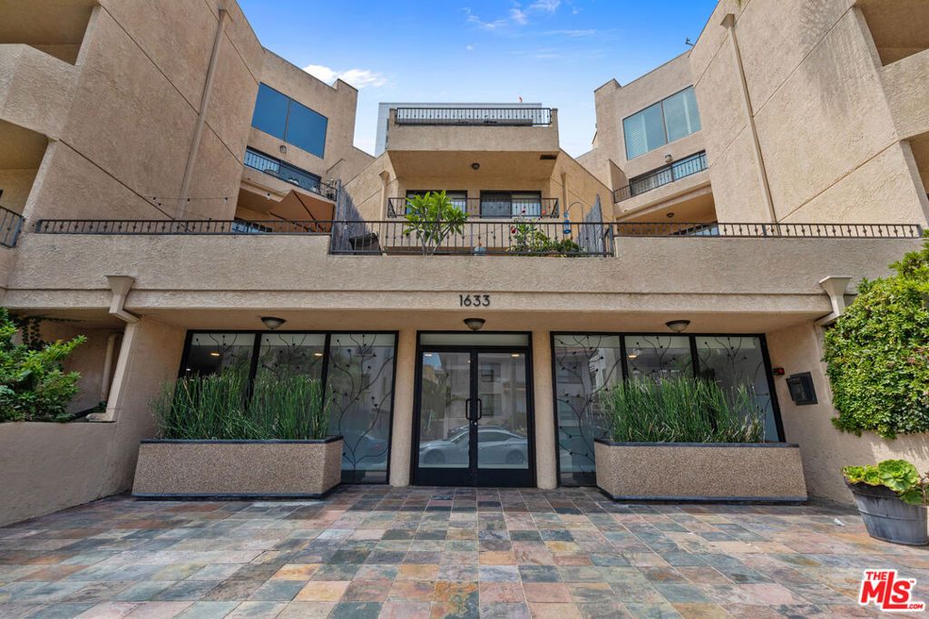 Photo of 1633 S Bentley Avenue #103, Los Angeles, CA 90025 (MLS # 25578905)