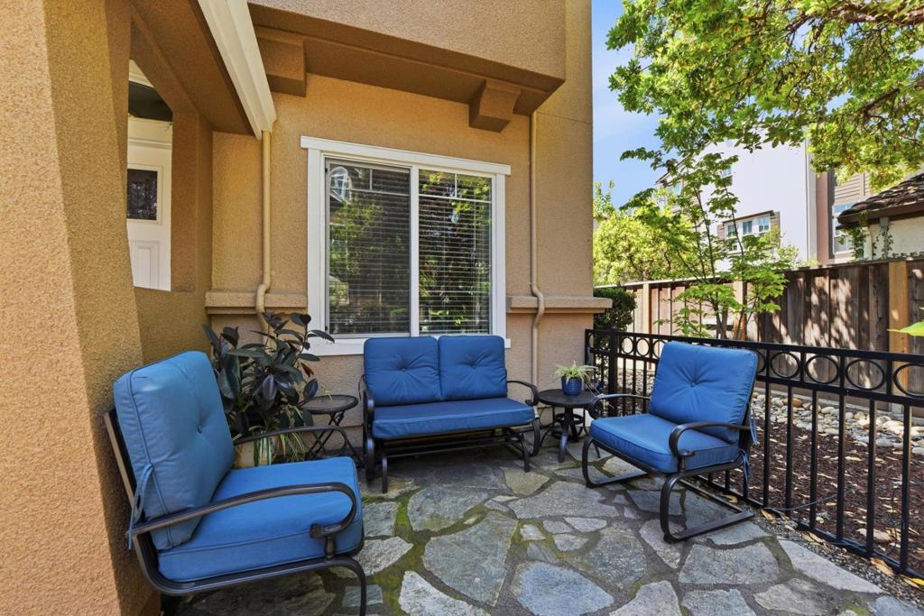 2222 Raspberry Lane