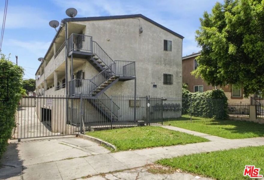 Large 860 sq ft 2-Bdrm, 1-Bath Apt for Rent. Bright, sunny and spacious, freshly painted, new carpeting and new blinds. This is the apartment that you've been waiting for.$2,500 - or best offer / Large 860 sq ft 2-Bdrm, 1-Bath Apt for Rent - (Near Florence and 8th Ave). Application fee $25 per adult. Security deposit $1,500. Stove and refrigerator included. Bright, sunny and spacious, freshly painted, and new blinds. This is the apartment that you've been waiting for. Six-unit building (1st and 2nd level available) with gated covered parking, located in a residential neighborhood near bus stop transportation. Seeking tenants with favorable rental history.