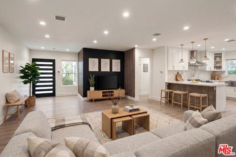 Photo of 17141 Sherman Way, Lake Balboa, CA 91406 (MLS # 26661425)