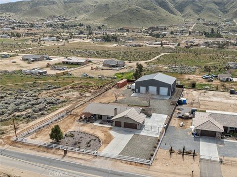 Photo of 22585 Ocotillo Way, Apple Valley, CA 92308 (MLS # CV26031940)