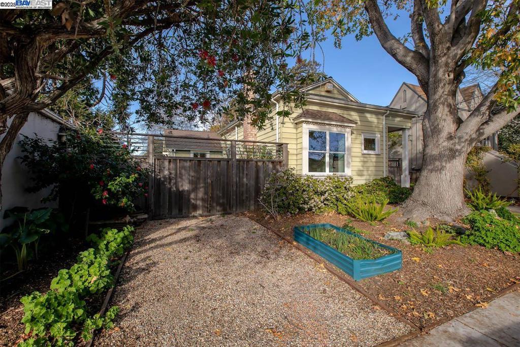 WEST END - Residential