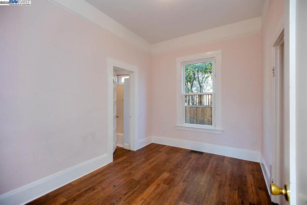 WEST END - Residential