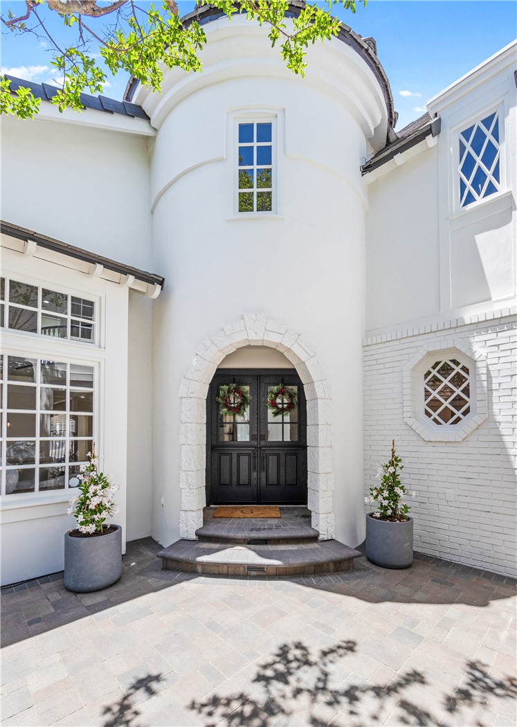 19365 Woodlands Drive