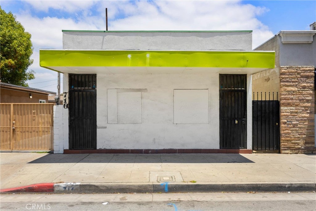 716 S Long Beach Blvd