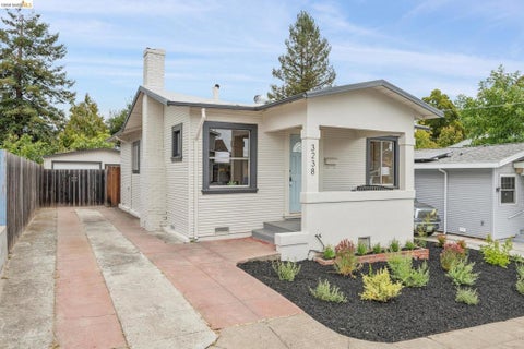 Photo of 3238 Lynde St ST, Oakland, CA 94601 (MLS # 41145031)