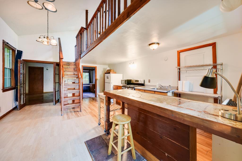 400 Red Hawk Lane