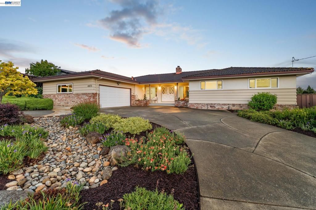 Photo of 4473 Hillsborough Dr Dr, Castro Valley, CA 94546 (MLS # 41131303)