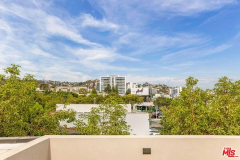 Photo of 914 N West Knoll Drive, West Hollywood, CA 90069 (MLS # 26969253)