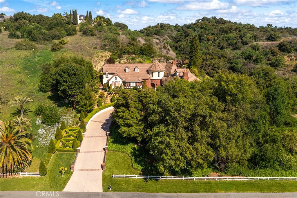 2668 Clear Creek Lane