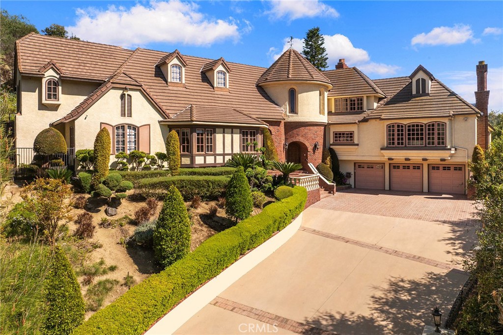 2668 Clear Creek Lane