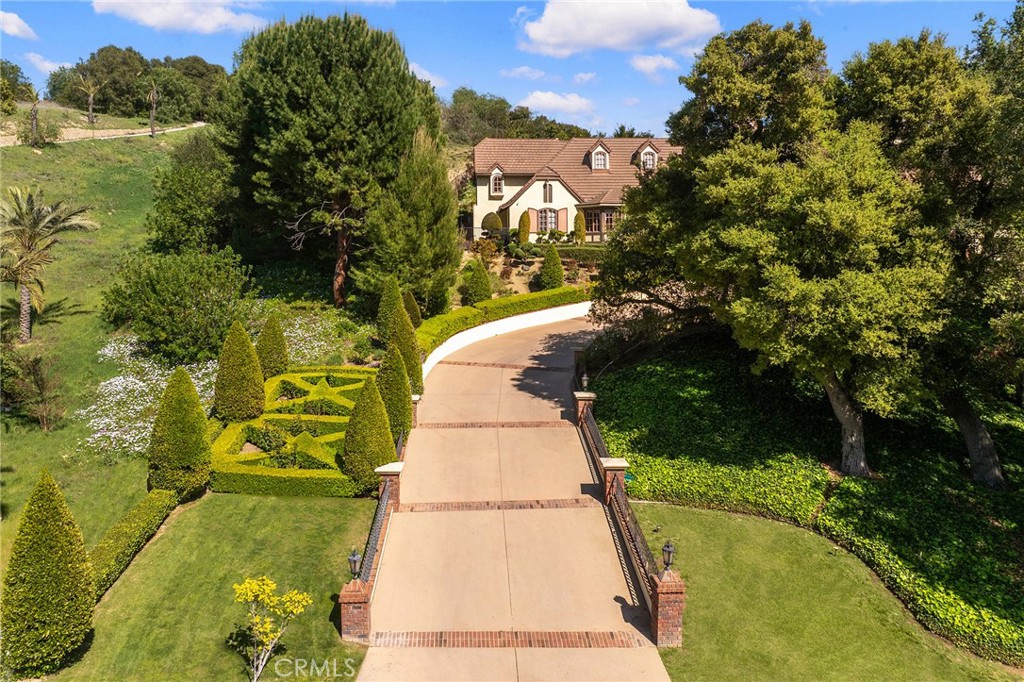 2668 Clear Creek Lane