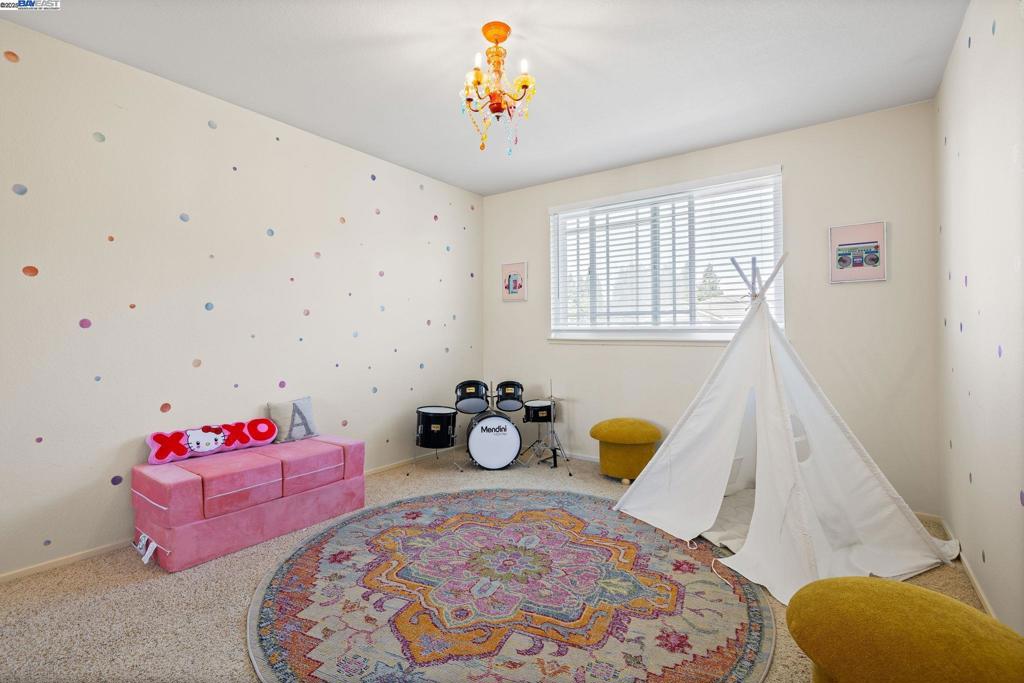 CROW CANYON - Residential