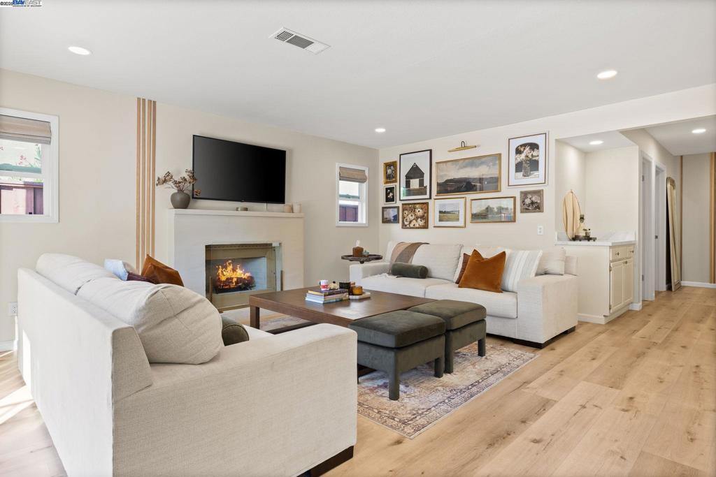 CROW CANYON - Residential