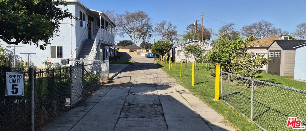 7025 Vinevale Avenue