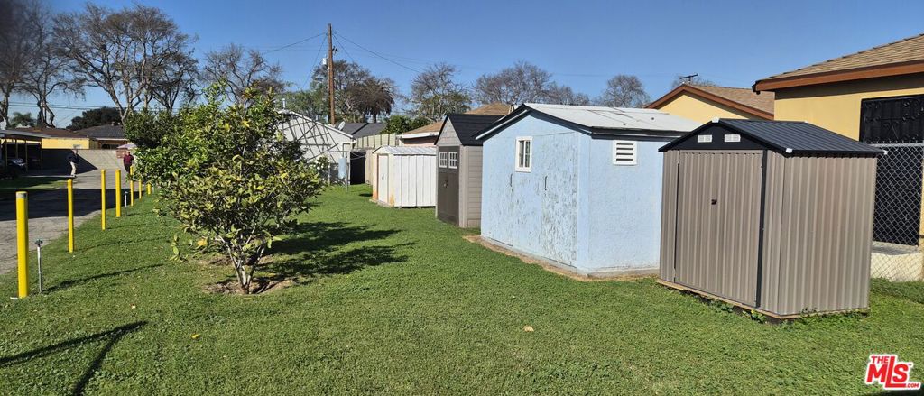 7025 Vinevale Avenue