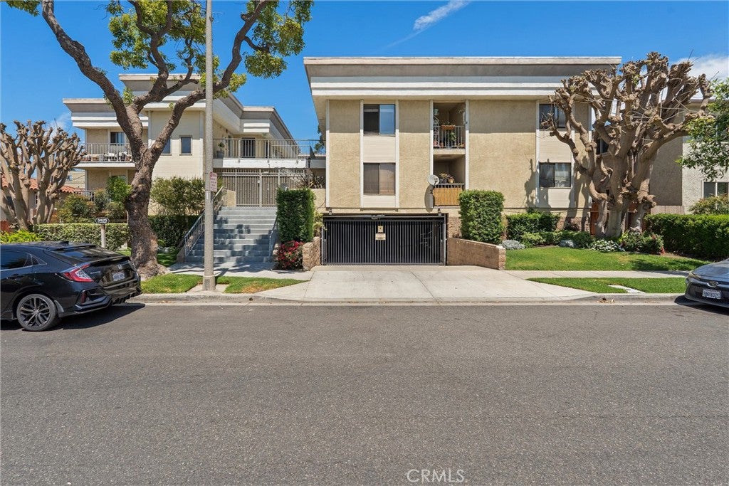 3425 E 15th 12D
