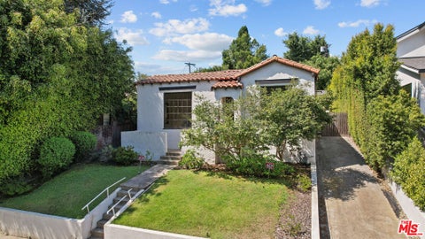 Photo of 2569 Patricia Avenue, Los Angeles, CA 90064 (MLS # 26870491)