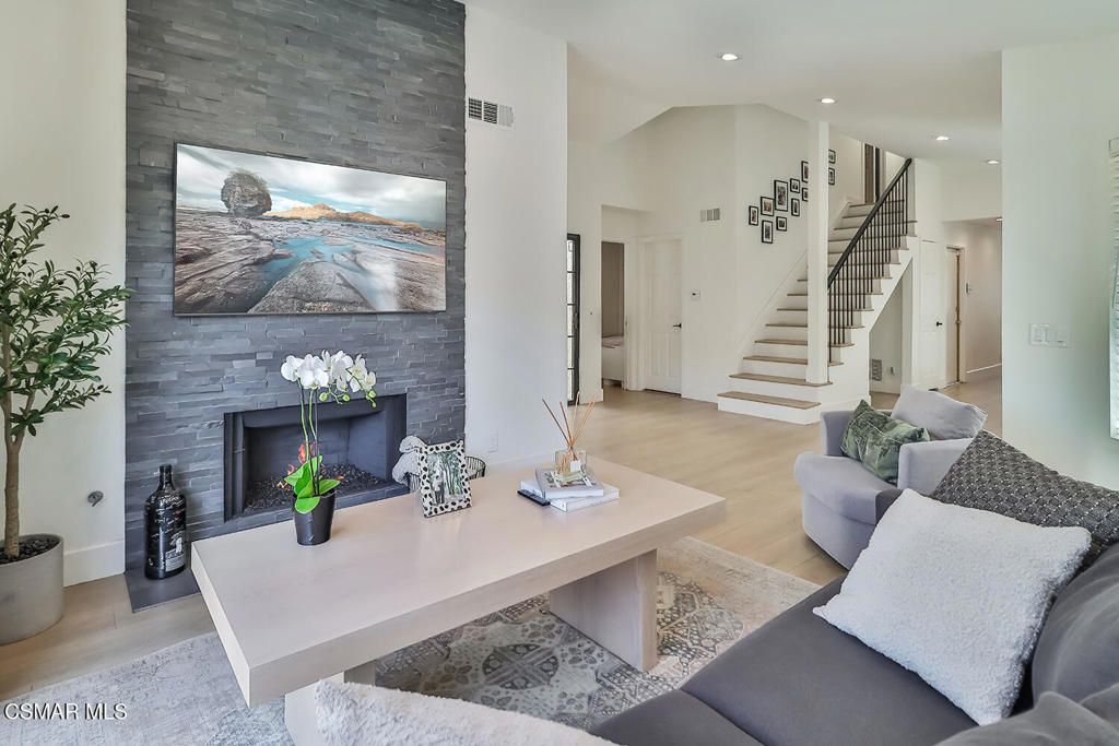 listing image 130721319477517479714
